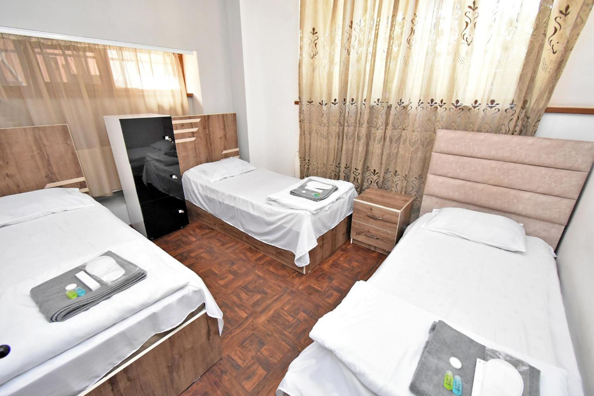 Aaa Hotel Erevan Exterior foto